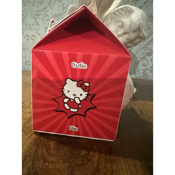 2 PCs The Creme Shop Hello Kitty Bath bomb "It’s Bomb" Limited Edition Cutie - Picture 2 of 3